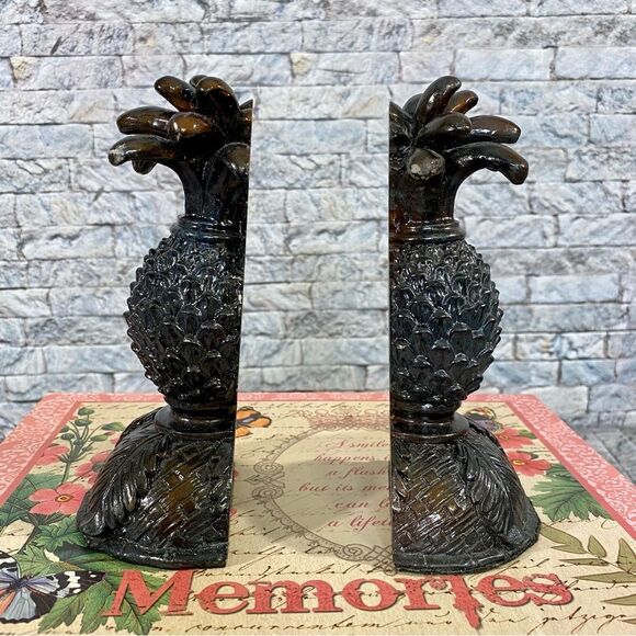 Vintage Pineapple Sculpted Resin Book Ends Heavy Set of Two - Picture 4 of 6